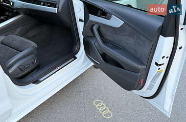 Седан Audi A4 2020 в 