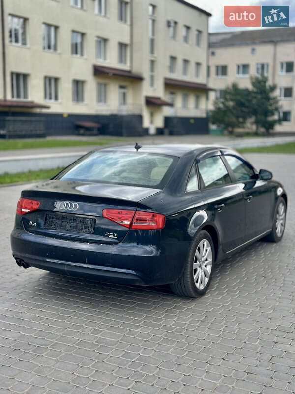 Седан Audi A4 2014 в Виннице
