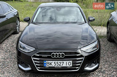 Седан Audi A4 2020 в 