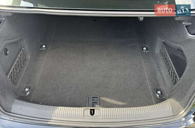 Седан Audi A4 2020 в 