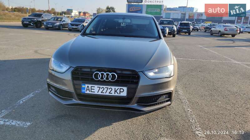 Седан Audi A4 2013 в 