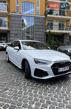 Седан Audi A4 2022 в 