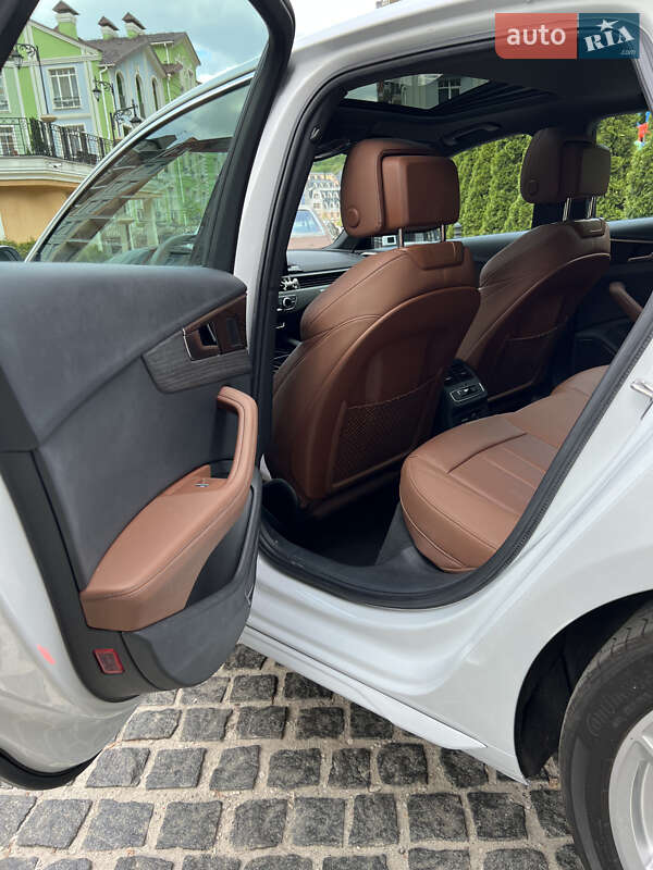 Седан Audi A4 2022 в Киеве