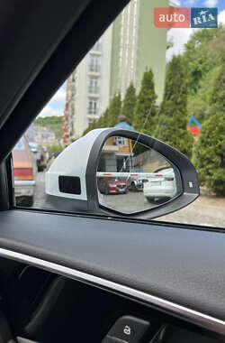 Седан Audi A4 2022 в 