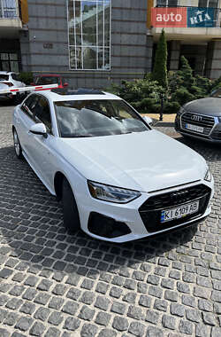 Седан Audi A4 2022 в 