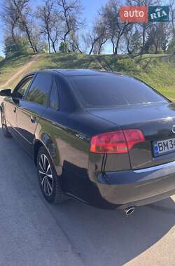 Седан Audi A4 2005 в Тростянце