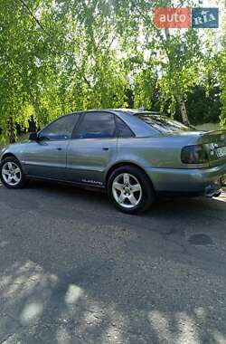 Седан Audi A4 1995 в Дрогобичі