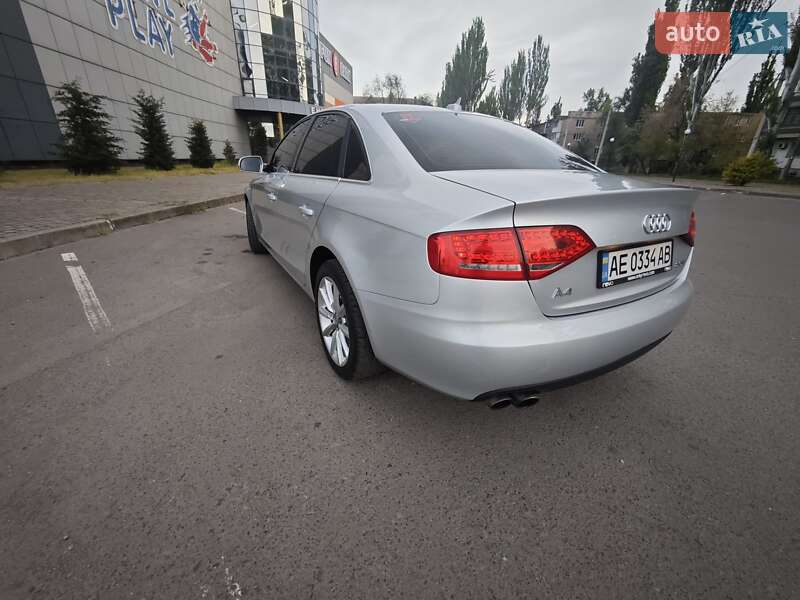 Седан Audi A4 2011 в Кривому Розі