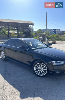 Седан Audi A4 2015 в 