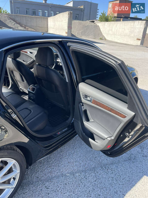 Седан Audi A4 2014 в Киеве