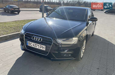 Седан Audi A4 2012 в Львове