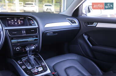 Седан Audi A4 2012 в 