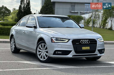Седан Audi A4 2012 в 