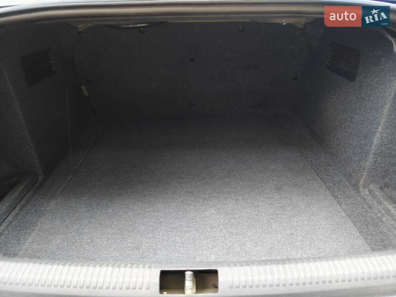 Седан Audi A4 2006 в Сумах