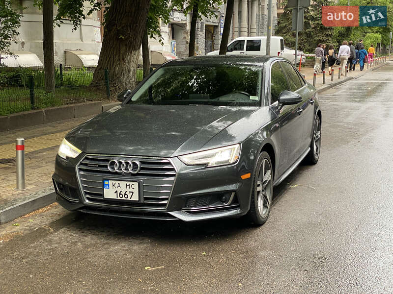 Седан Audi A4 2016 в 