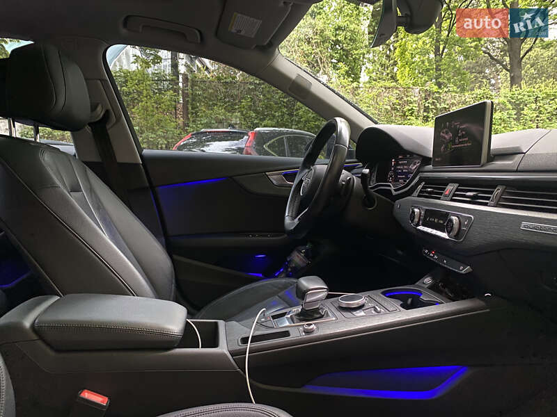 Седан Audi A4 2016 в Киеве