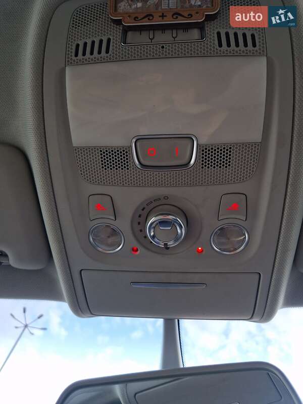 Седан Audi A4 2013 в Киеве