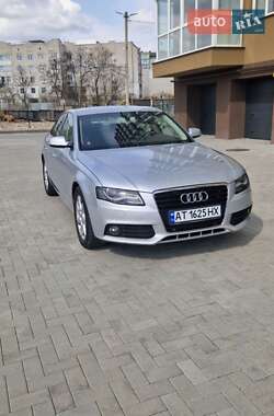 Седан Audi A4 2011 в Калуші