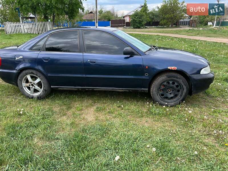 Седан Audi A4 1996 в Виннице