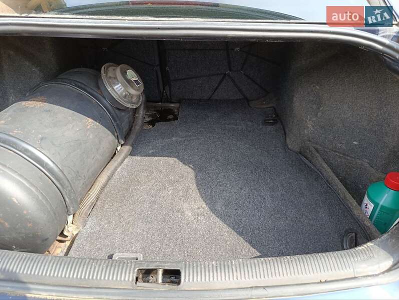 Седан Audi A4 1996 в Виннице