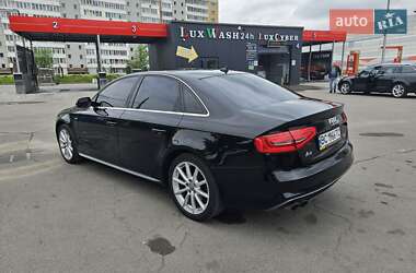Седан Audi A4 2014 в Львове