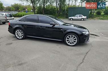 Седан Audi A4 2014 в Львове