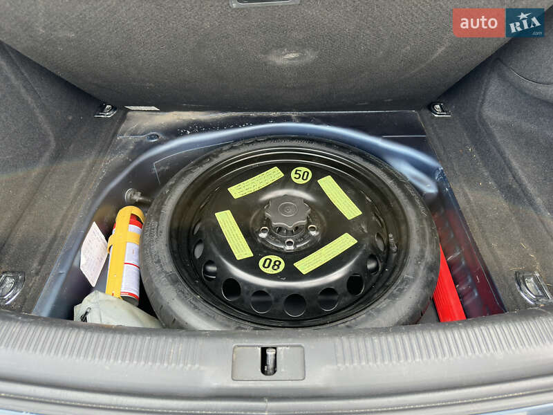 Седан Audi A4 2015 в Львове