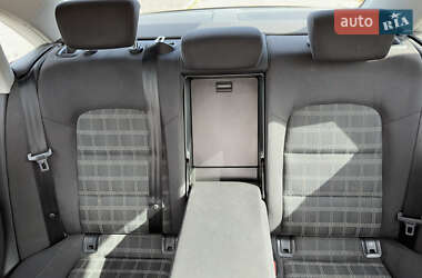 Седан Audi A4 2015 в 