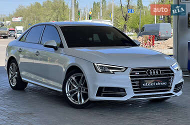 Седан Audi A4 2016 в Николаеве