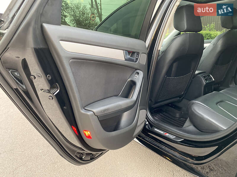 Седан Audi A4 2015 в Кропивницькому