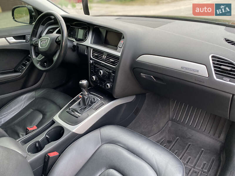 Седан Audi A4 2015 в Кропивницькому
