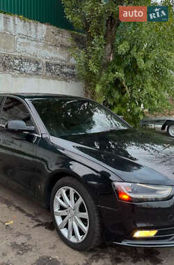 Седан Audi A4 2012 в 