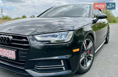 Седан Audi A4 2018 в 