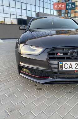Универсал Audi A4 2013 в 