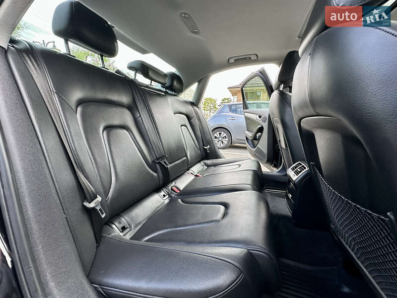 Седан Audi A4 2013 в Києві