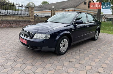 Седан Audi A4 2004 в 