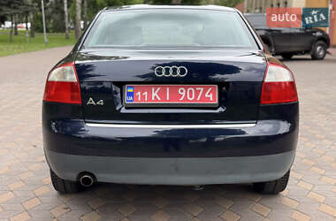 Седан Audi A4 2004 в 