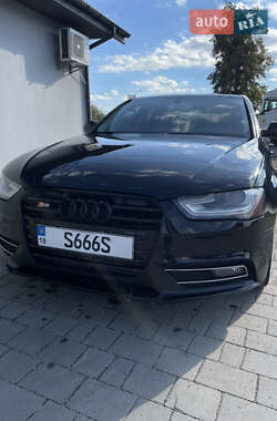 Седан Audi A4 2013 в Львові