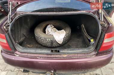 Седан Audi A4 1997 в 