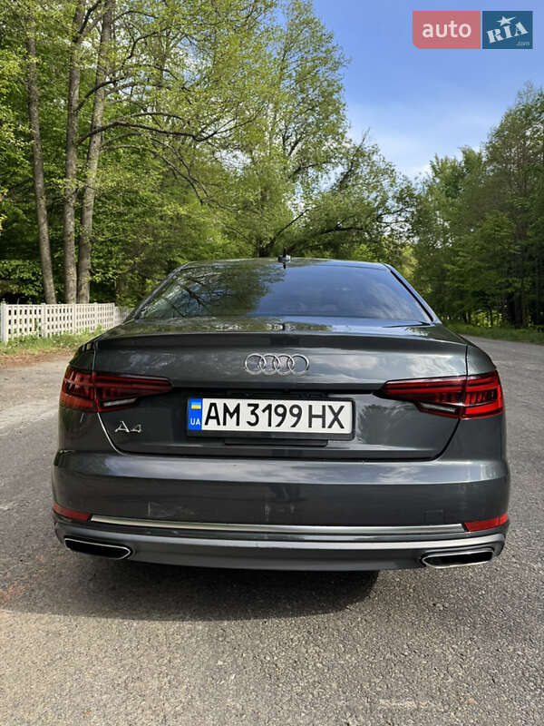 Седан Audi A4 2018 в Радомышле