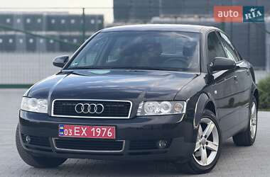 Седан Audi A4 2004 в Сарнах