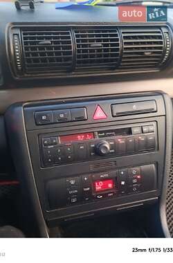 Седан Audi A4 1999 в 