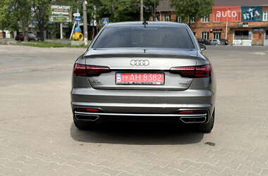 Седан Audi A4 2021 в 