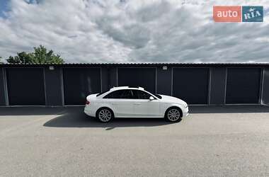Седан Audi A4 2013 в 