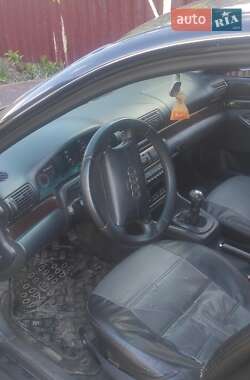 Седан Audi A4 1995 в Корюківці