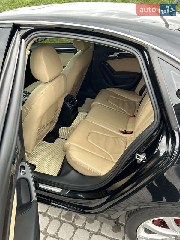Седан Audi A4 2013 в Львове
