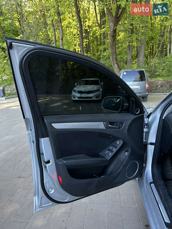 Седан Audi A4 2012 в Тернополе