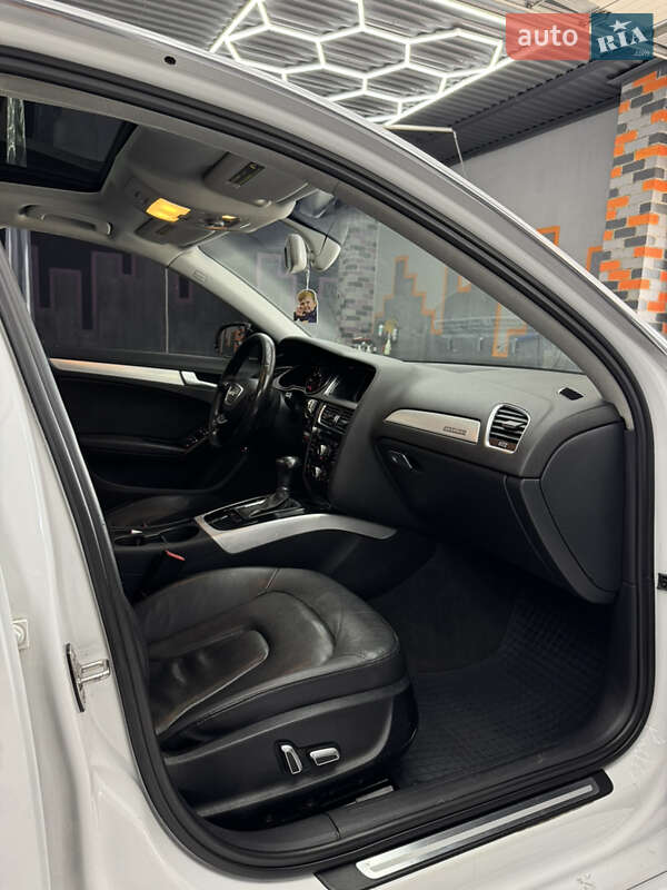 Седан Audi A4 2013 в Житомире