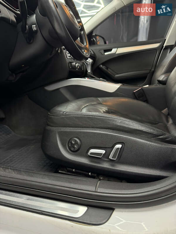 Седан Audi A4 2013 в Житомире