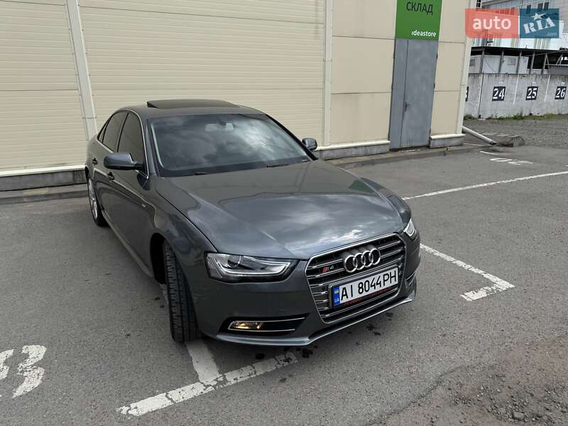 Седан Audi A4 2014 в Києві